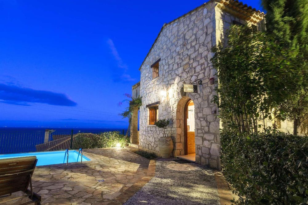 Photo of Outdoor in Xirokastello