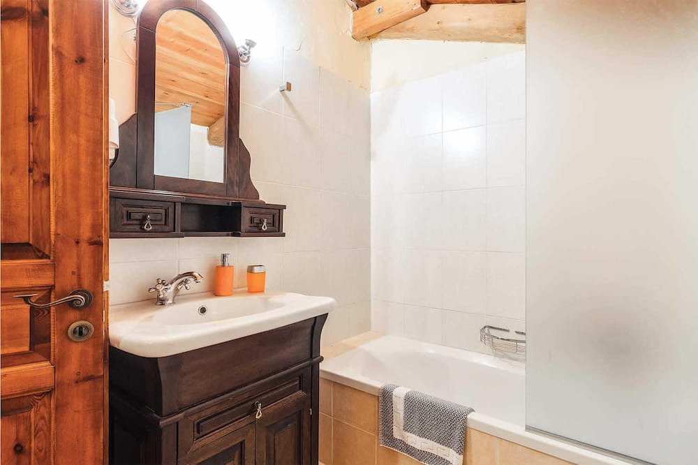 Photo of Bathroom in Xirokastello
