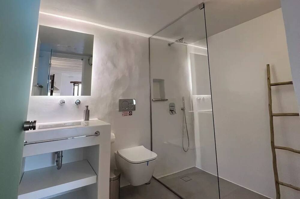 Photo of Bathroom in Agios Romanos