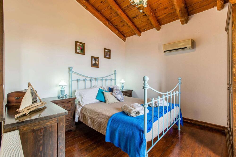 Photo of Bedroom in Megala Chorafia