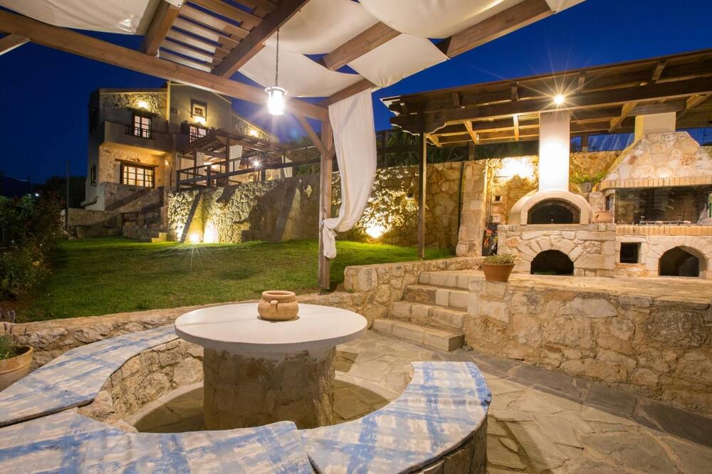 Photo of Patio Balcony in Megala Chorafia
