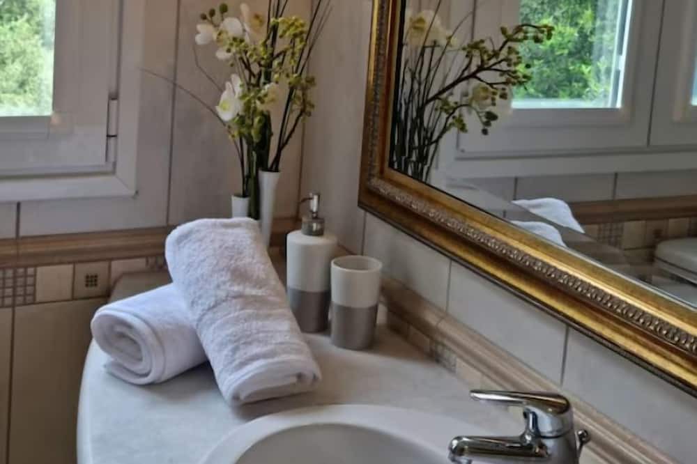 Photo of Bathroom in Vlachatika