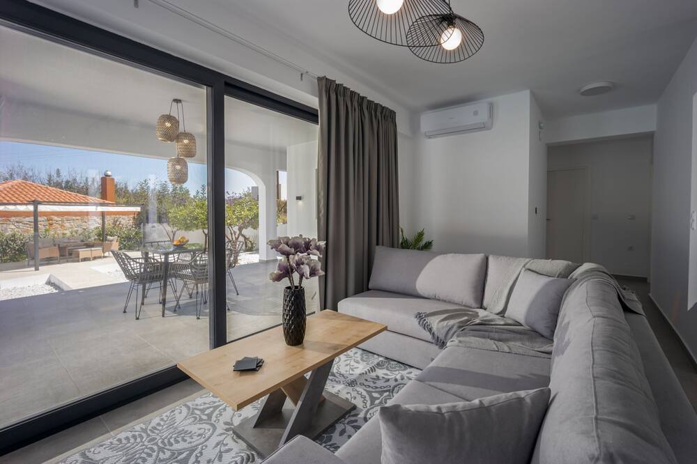 Photo of Livingroom in Malia