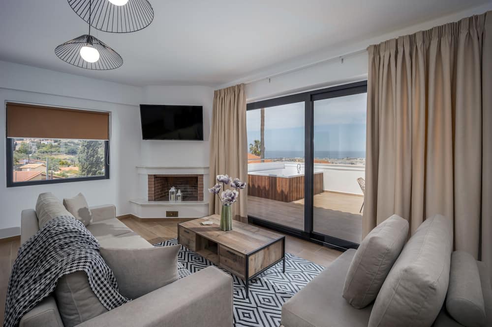 Photo of Livingroom in Malia