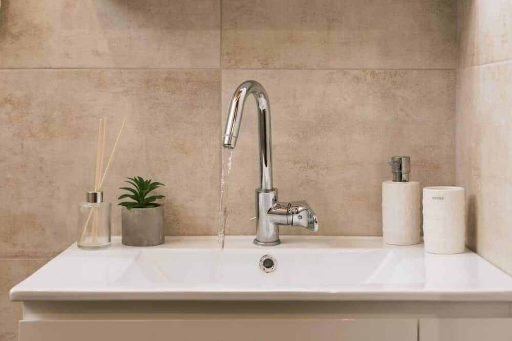 Photo of Bathroom in Petrokefalion