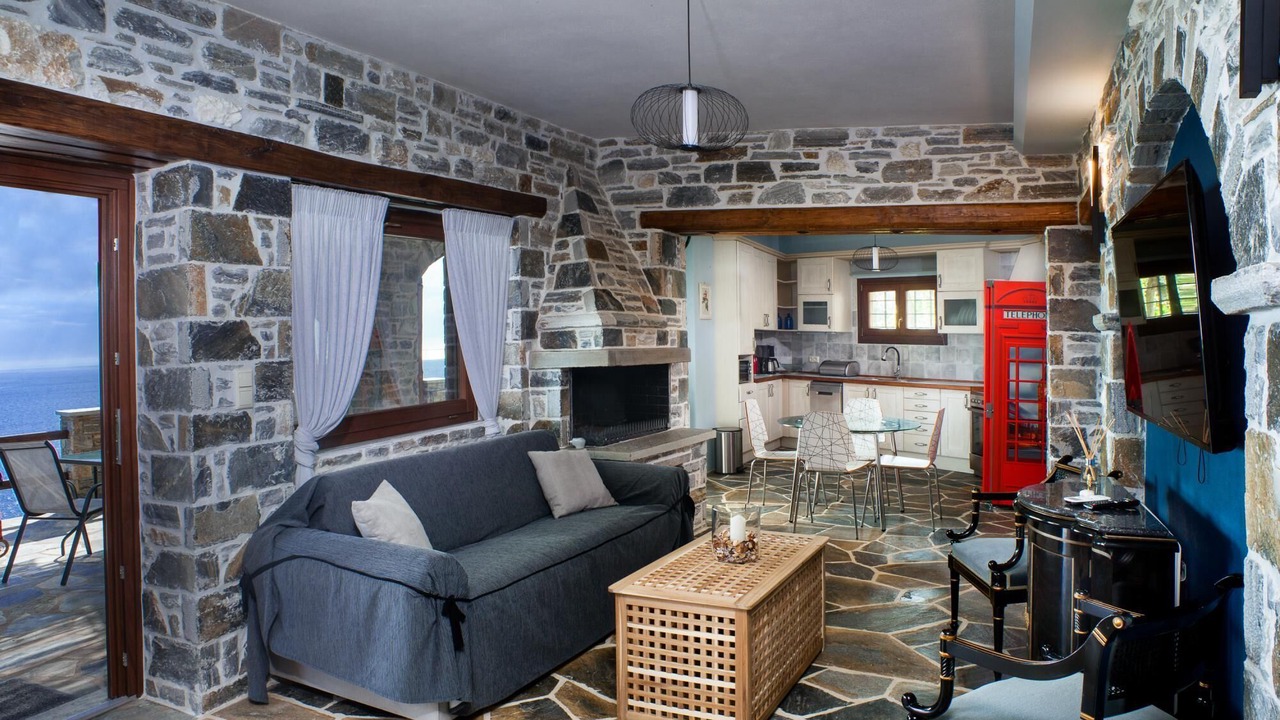 Photo of Livingroom in Papa Nero