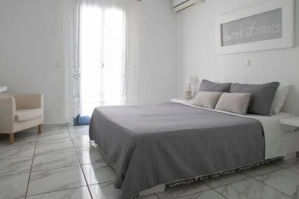 Photo of Bedroom in Ampelas