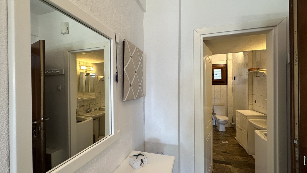 Photo of Others in Elia