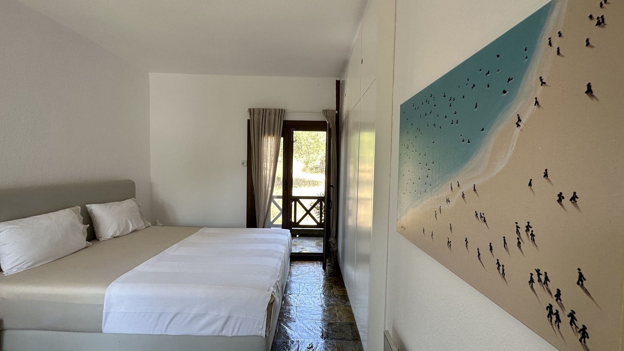 Photo of Others in Elia