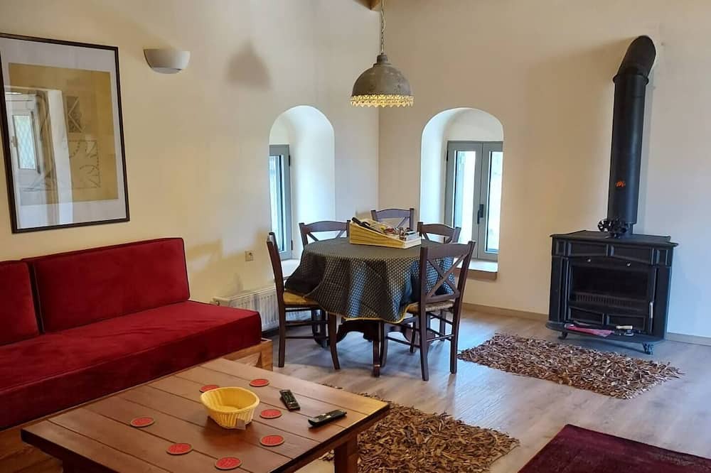 Photo of Livingroom in Zarouhla