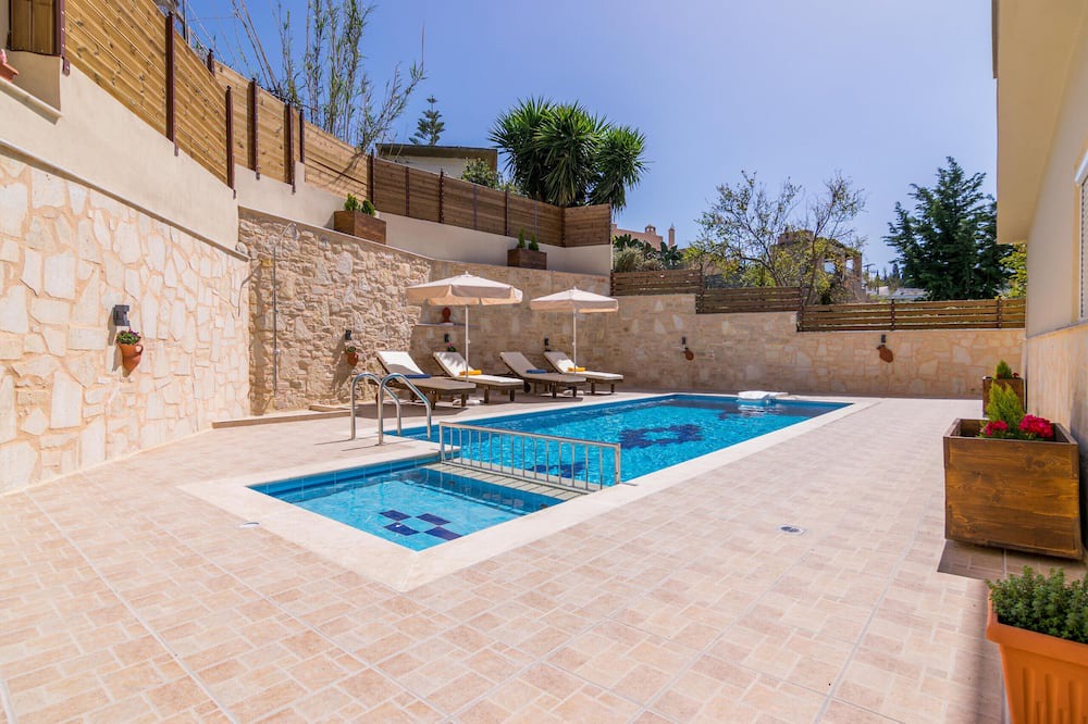 Photo of Outdoor in Amnatos