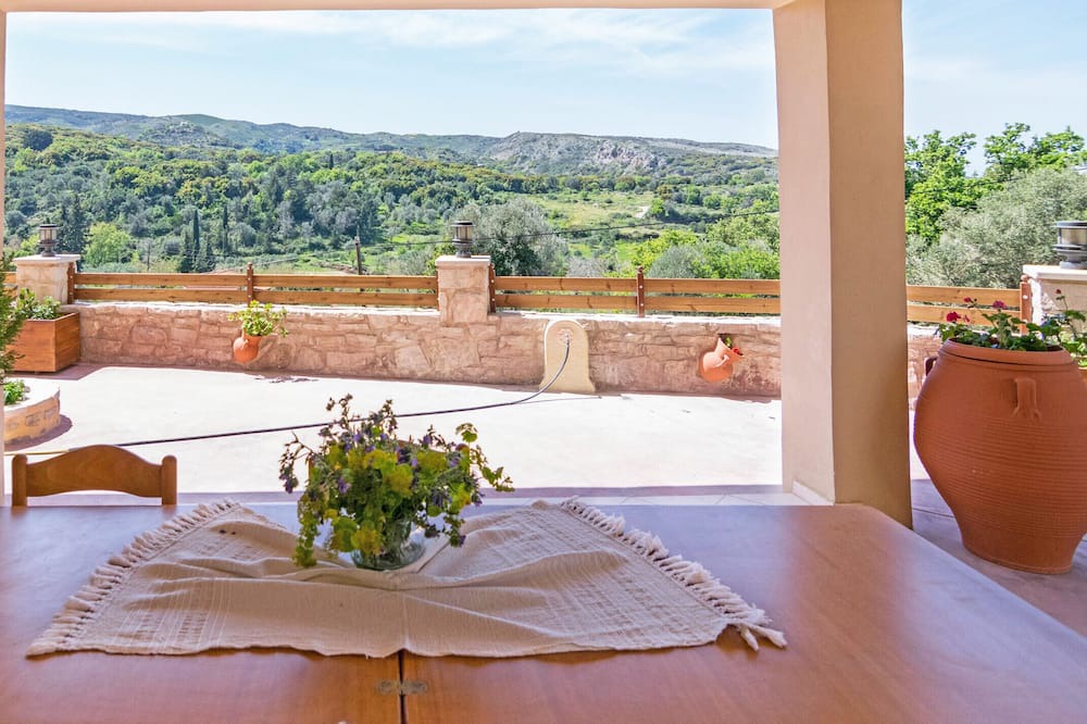 Photo of Outdoor in Amnatos