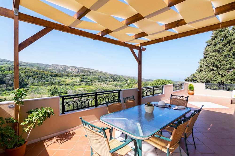 Photo of Outdoor in Amnatos