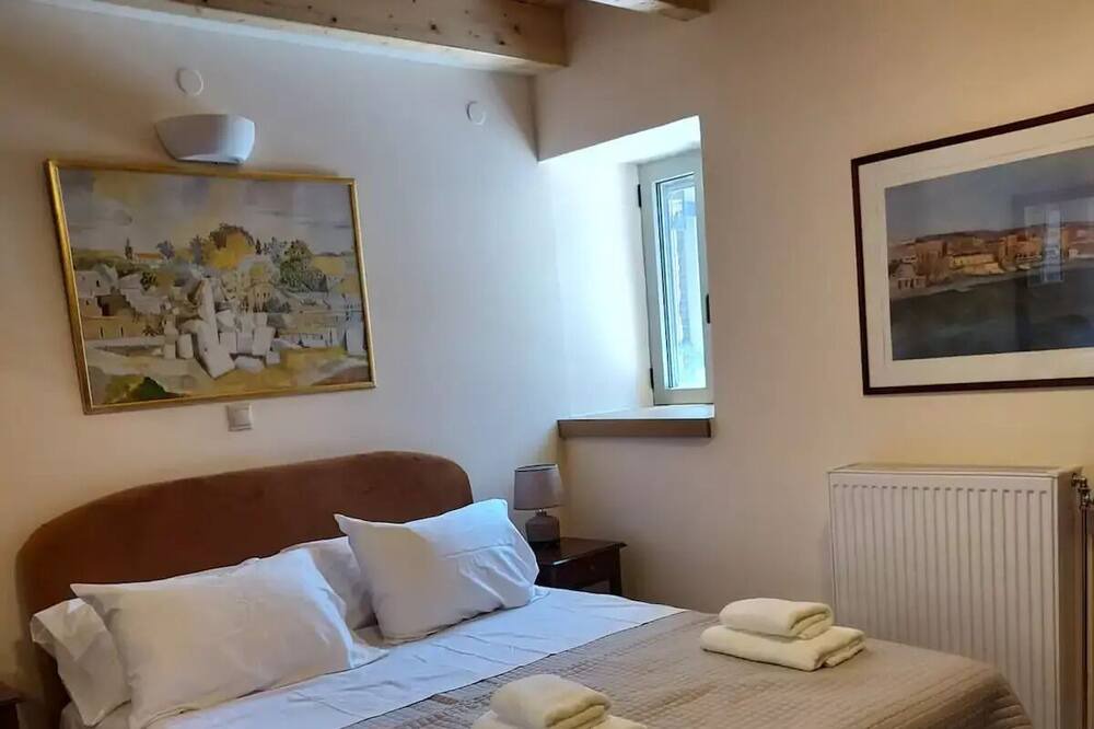 Photo of Bedroom in Zarouhla
