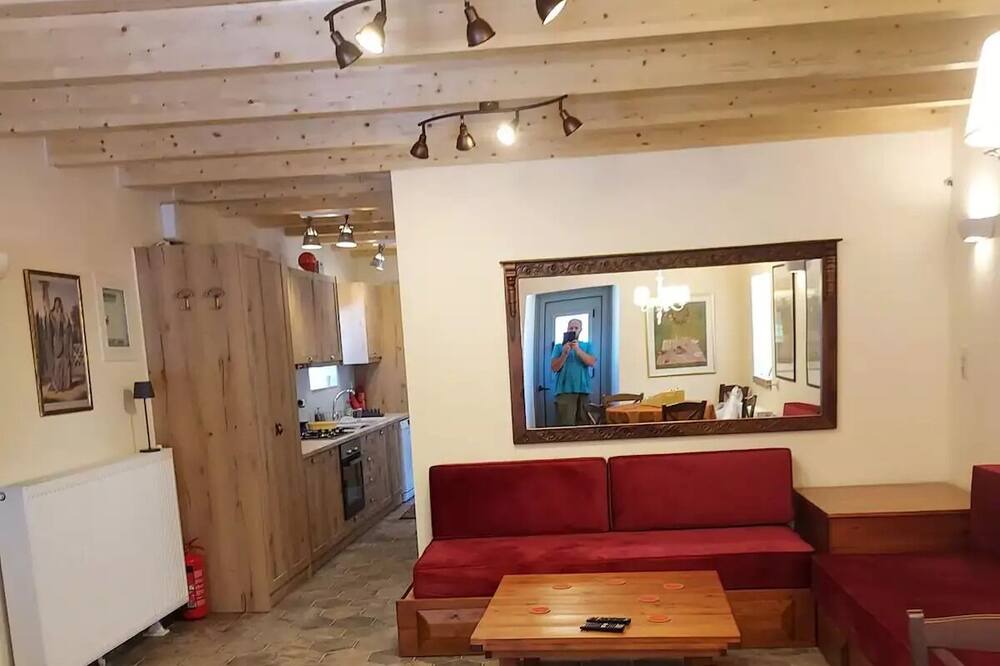 Photo of Livingroom in Zarouhla