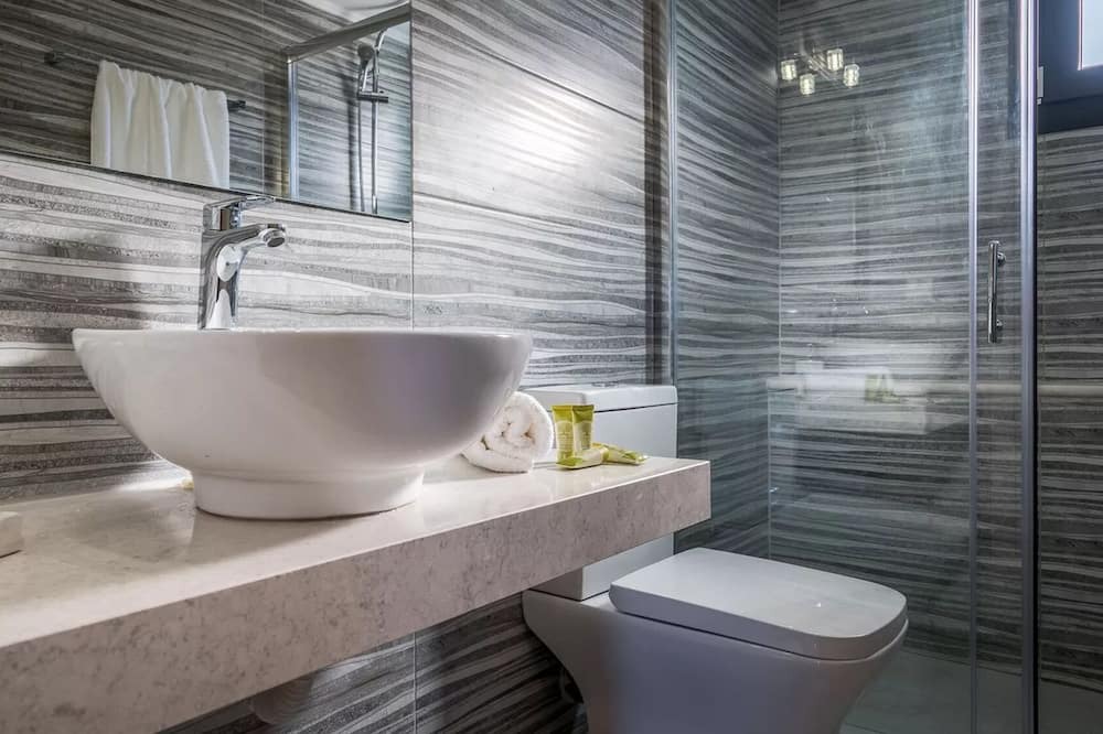Photo of Bathroom in Fiolitis