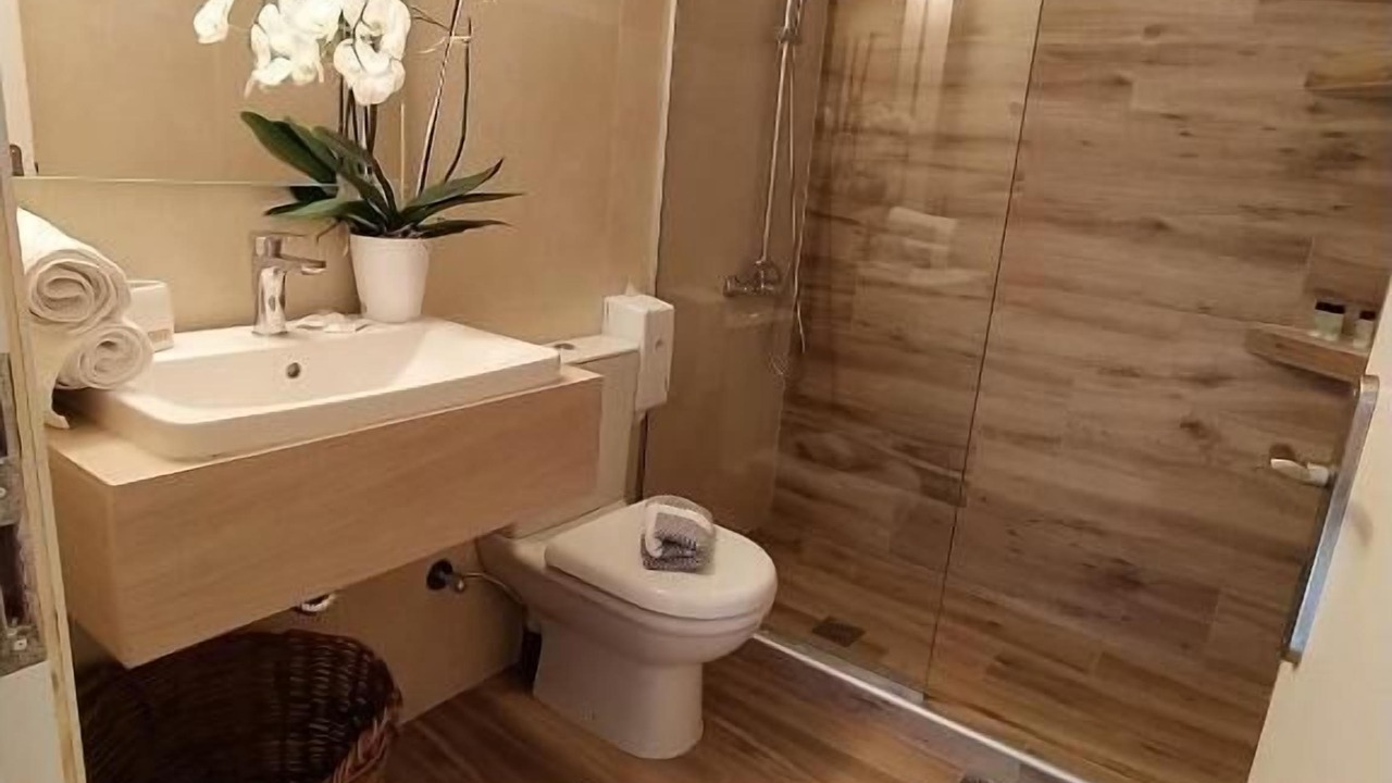 Photo of Bathroom in Gialos
