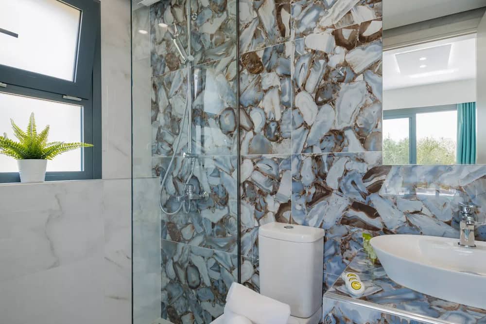 Photo of Bathroom in Fiolitis