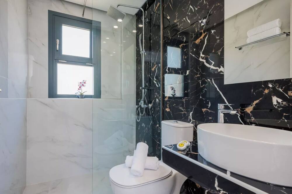Photo of Bathroom in Fiolitis