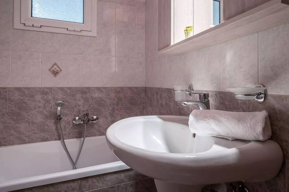 Photo of Bathroom in Fiolitis