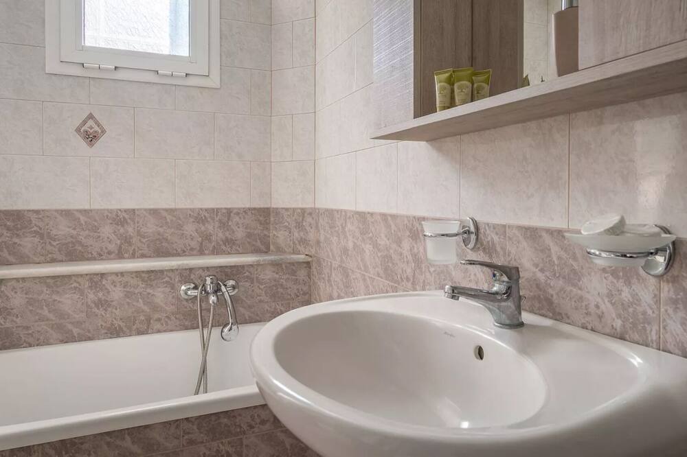 Photo of Bathroom in Fiolitis