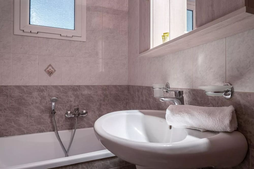Photo of Bathroom in Fiolitis