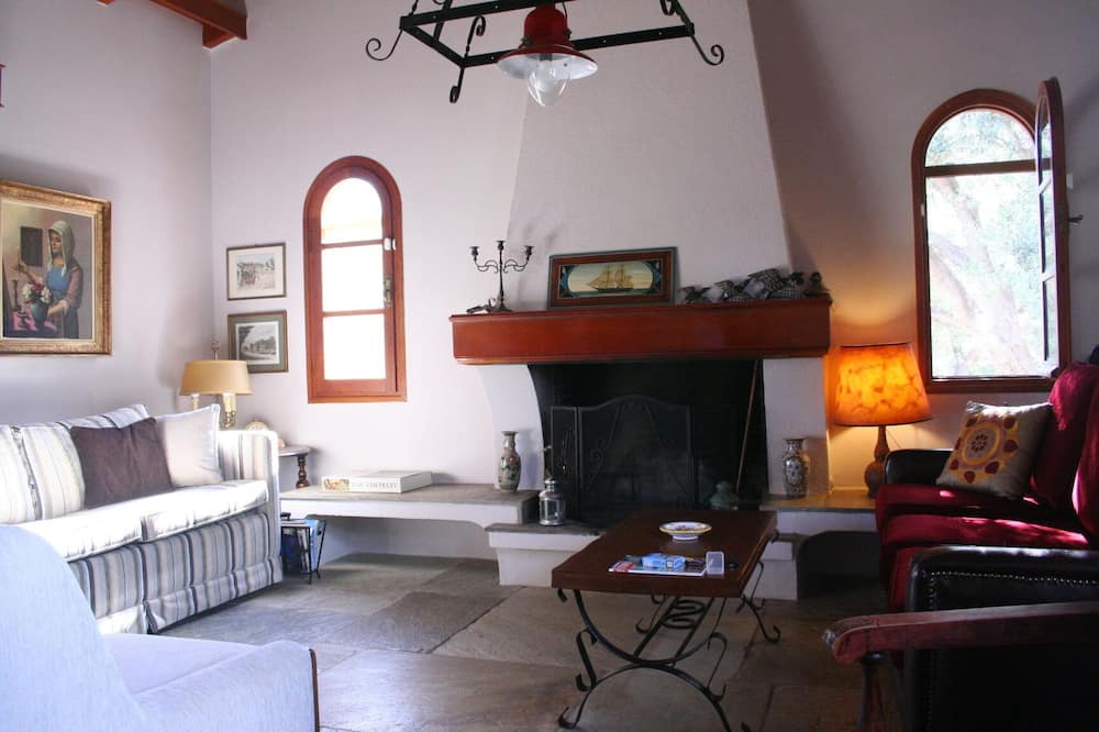 Photo of Livingroom in Gefira Mpania