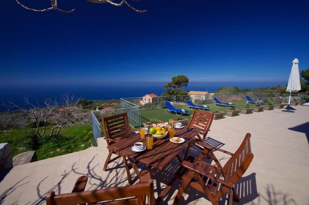 Photo of Patio Balcony in Mesovounia