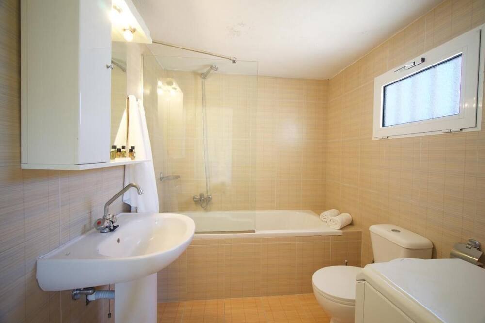 Photo of Bathroom in Mesovounia