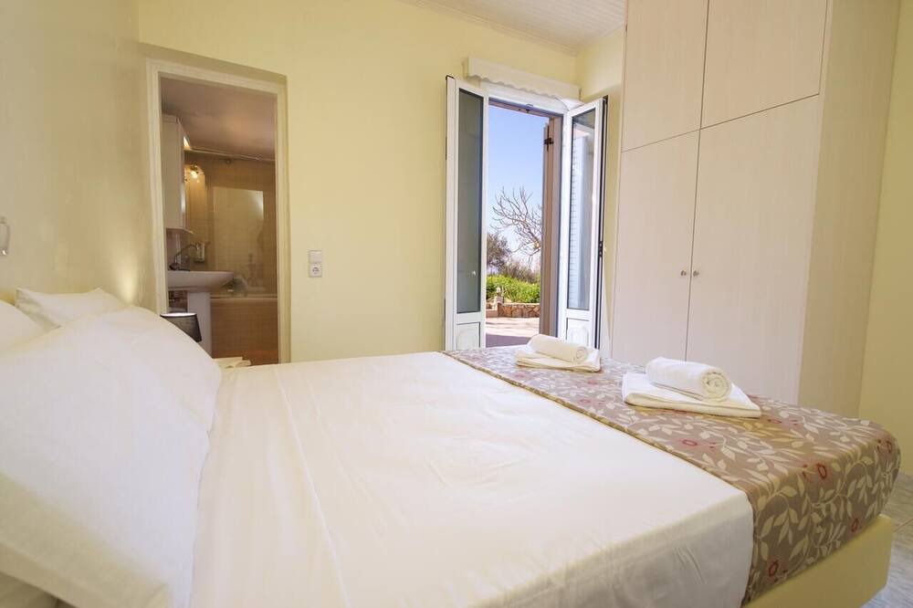 Photo of Bedroom in Mesovounia