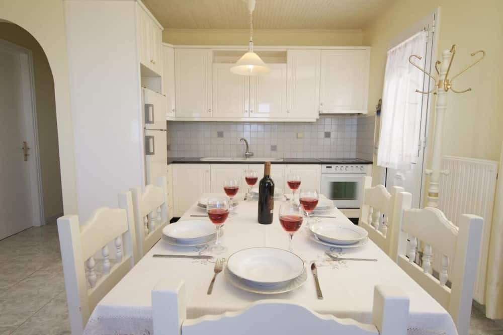 Photo of Kitchen in Mesovounia