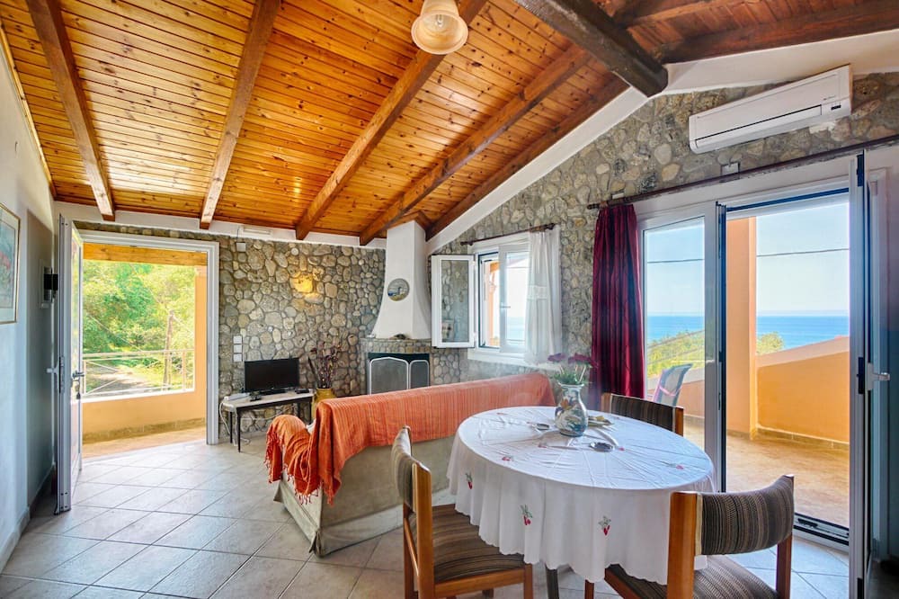 Photo of Livingroom in Pelekas