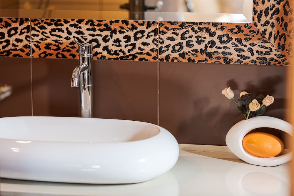 Photo of Bathroom in Armenoi