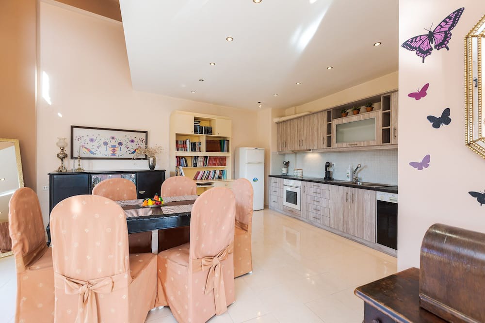 Photo of Bedroom in Armenoi