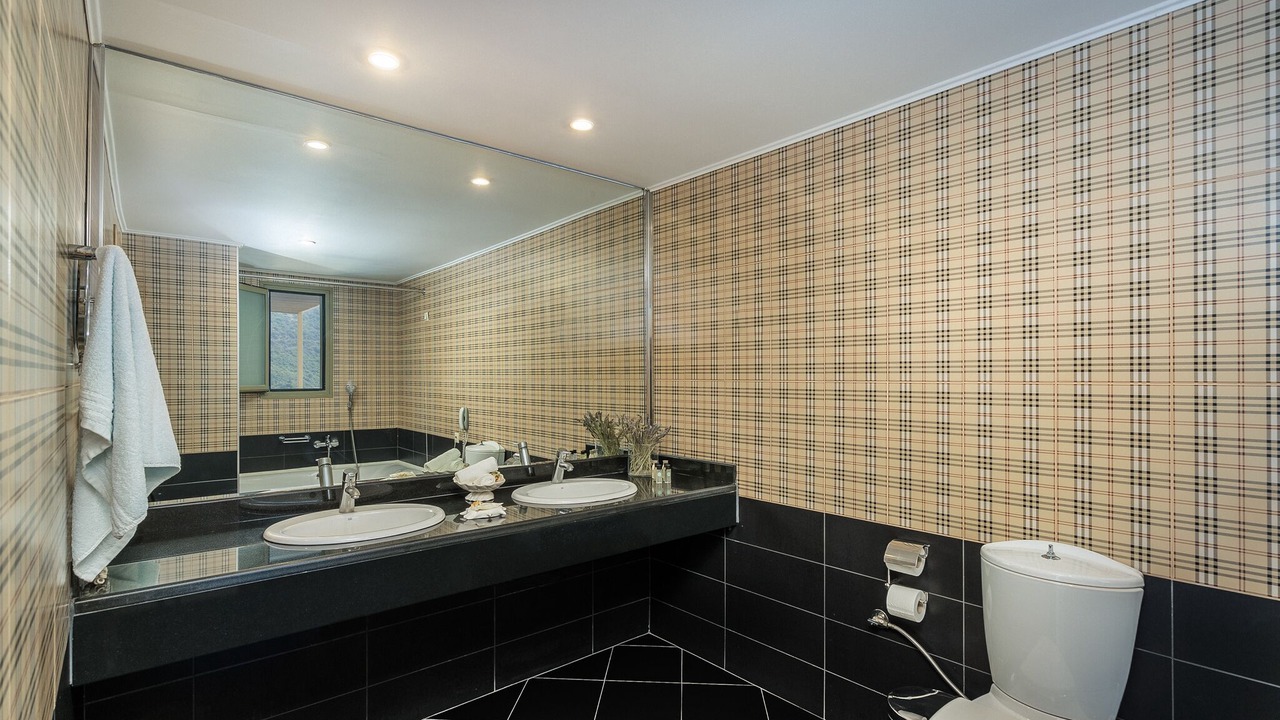 Photo of Bathroom in Mikros Gialos