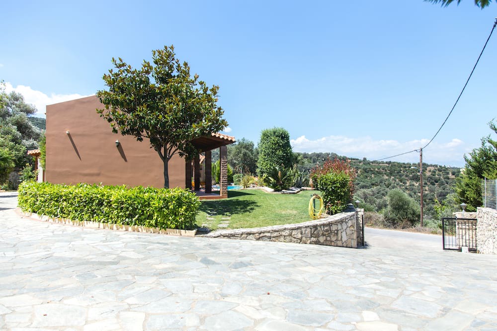 Photo of Others in Giannoudion