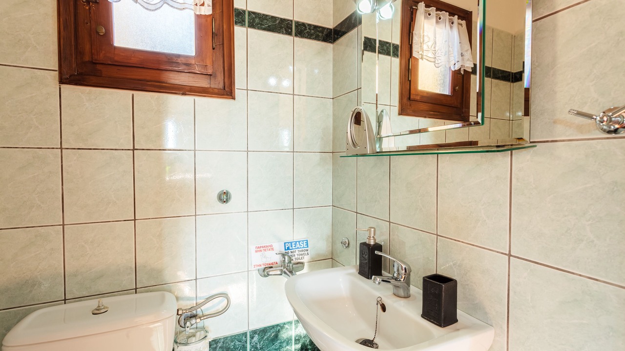 Photo of Bathroom in Lefktro