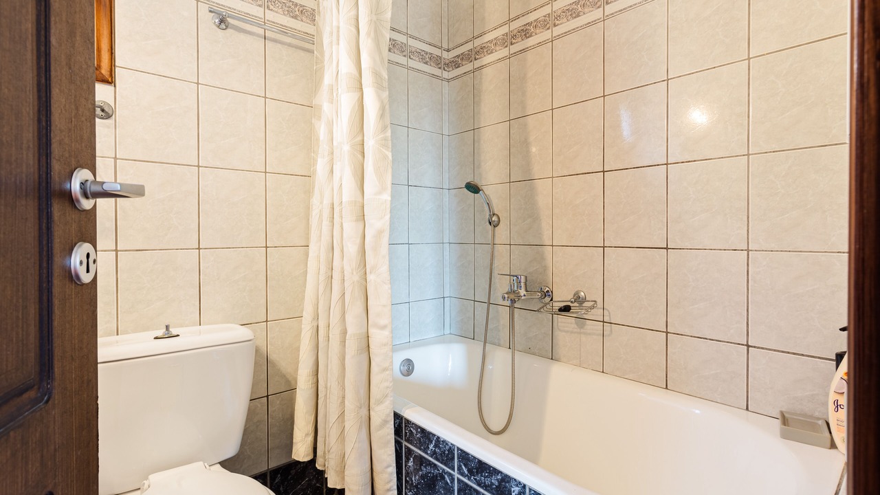 Photo of Bathroom in Lefktro