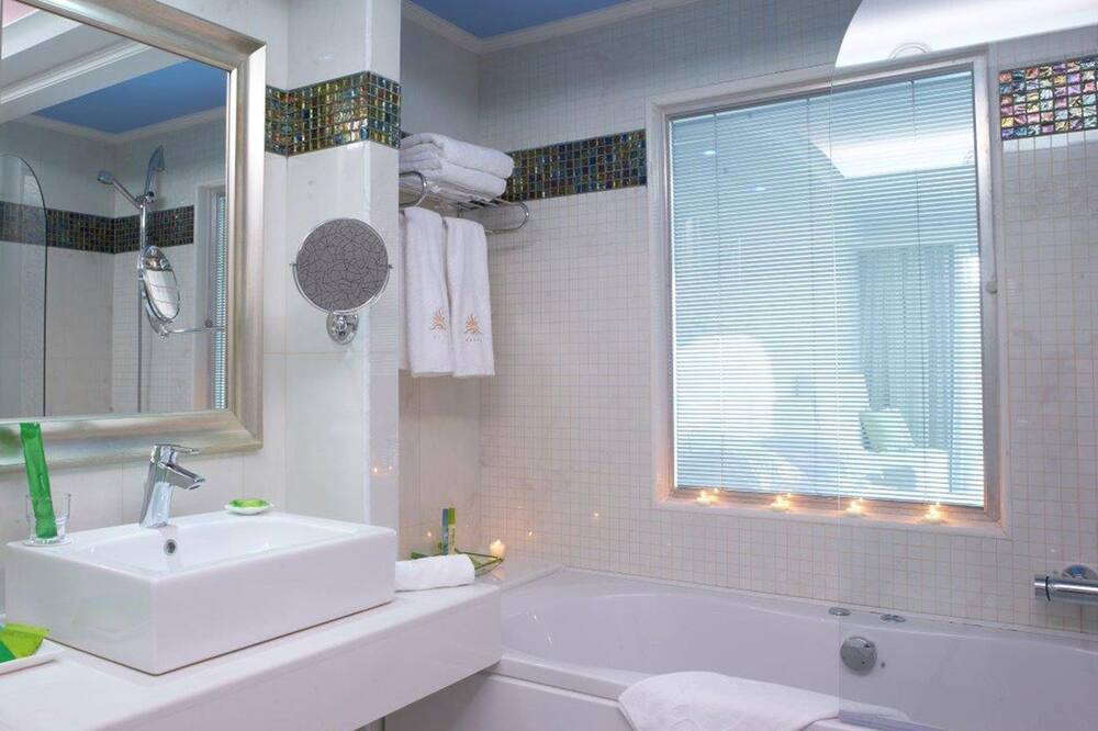 Photo of Bathroom in Ixia