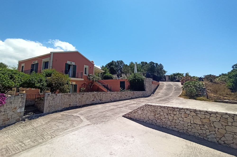 Photo of Outdoor in Katsarata