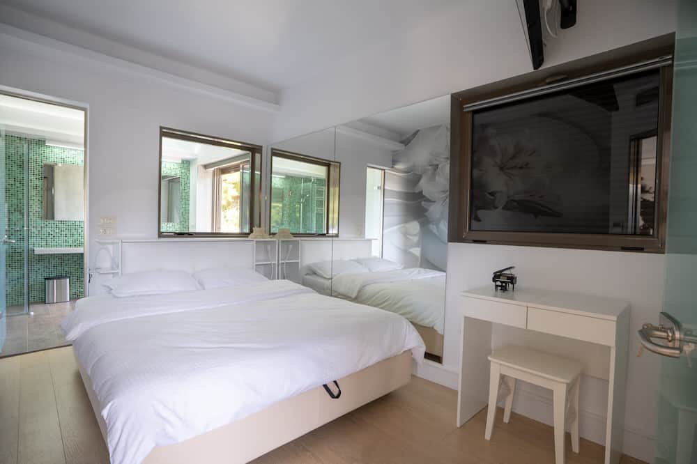Photo of Bedroom in Varkiza