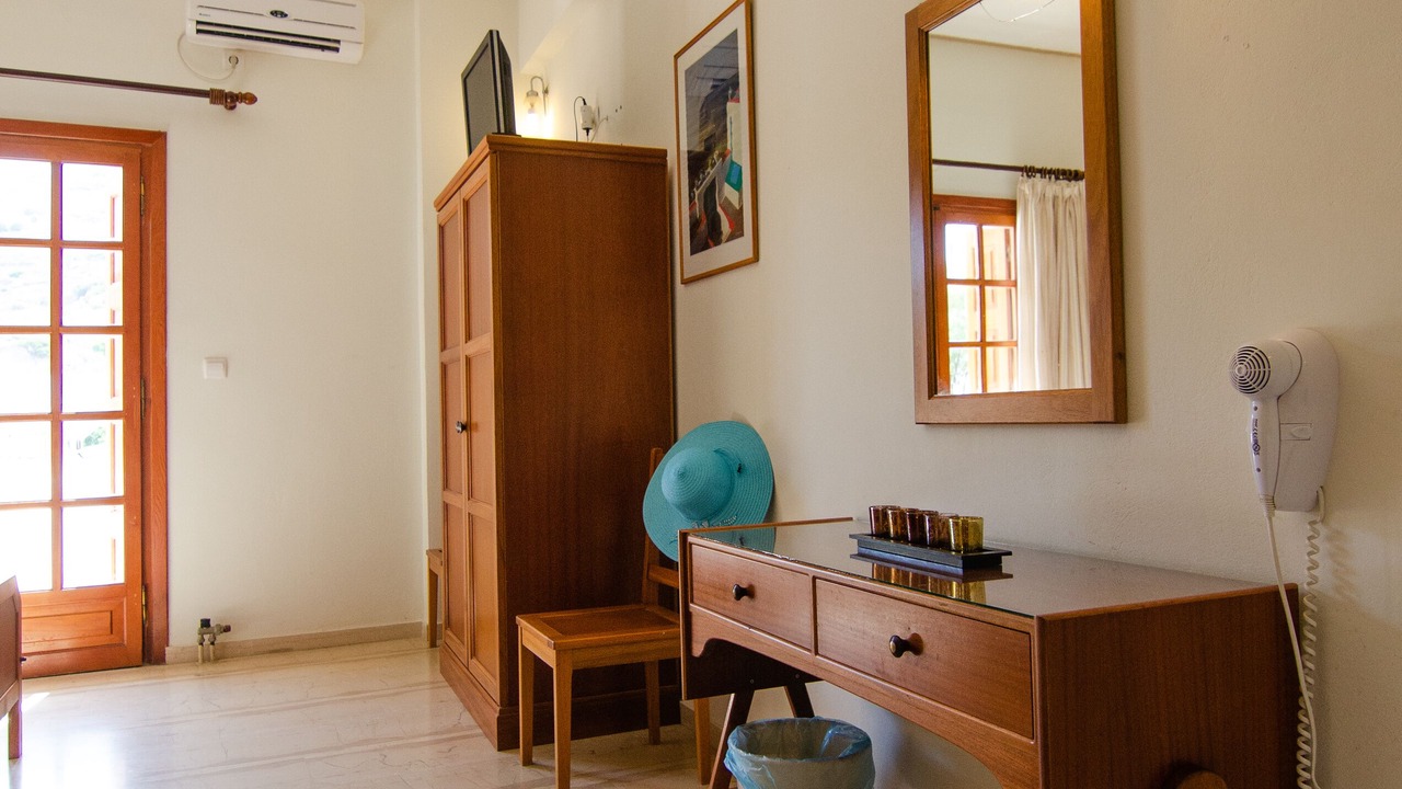 Photo of Bedroom in Ios Town