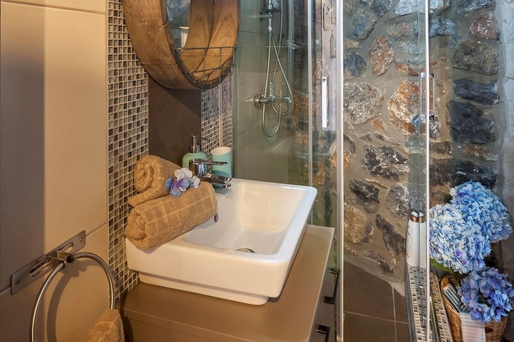 Photo of Bathroom in Aghios Athanasios