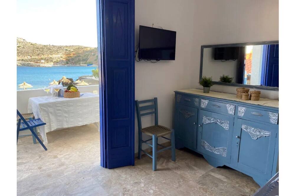 Photo of Bedroom in Kaloi Limenes