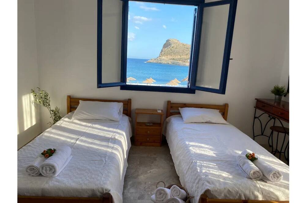 Photo of Bedroom in Kaloi Limenes