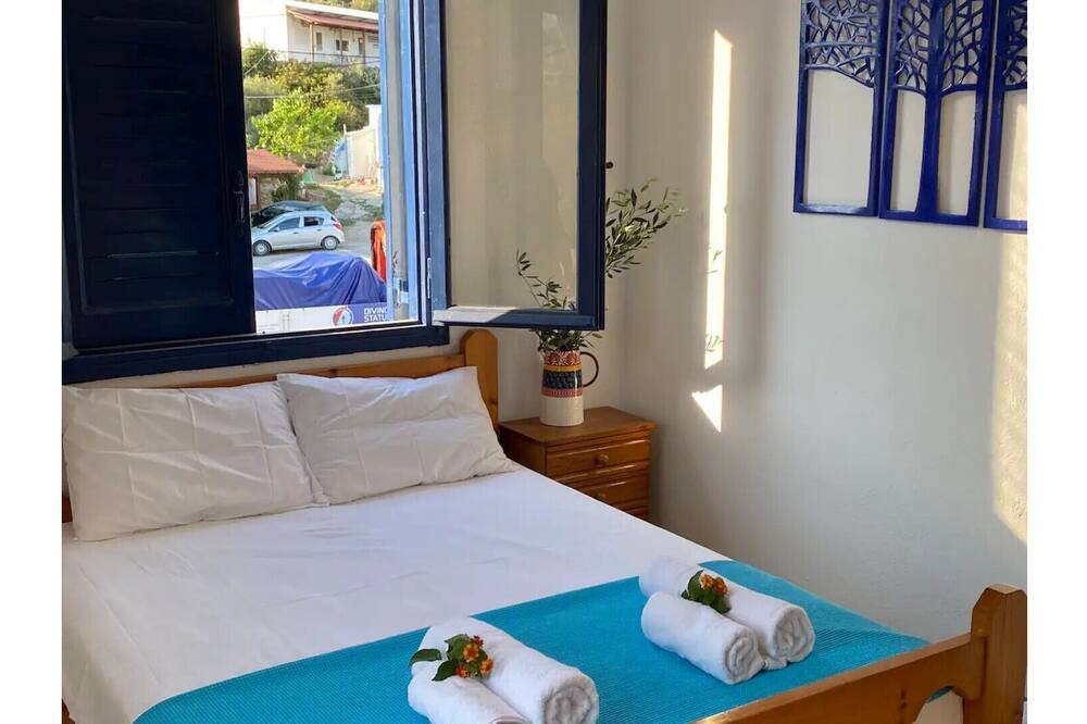 Photo of Bedroom in Kaloi Limenes