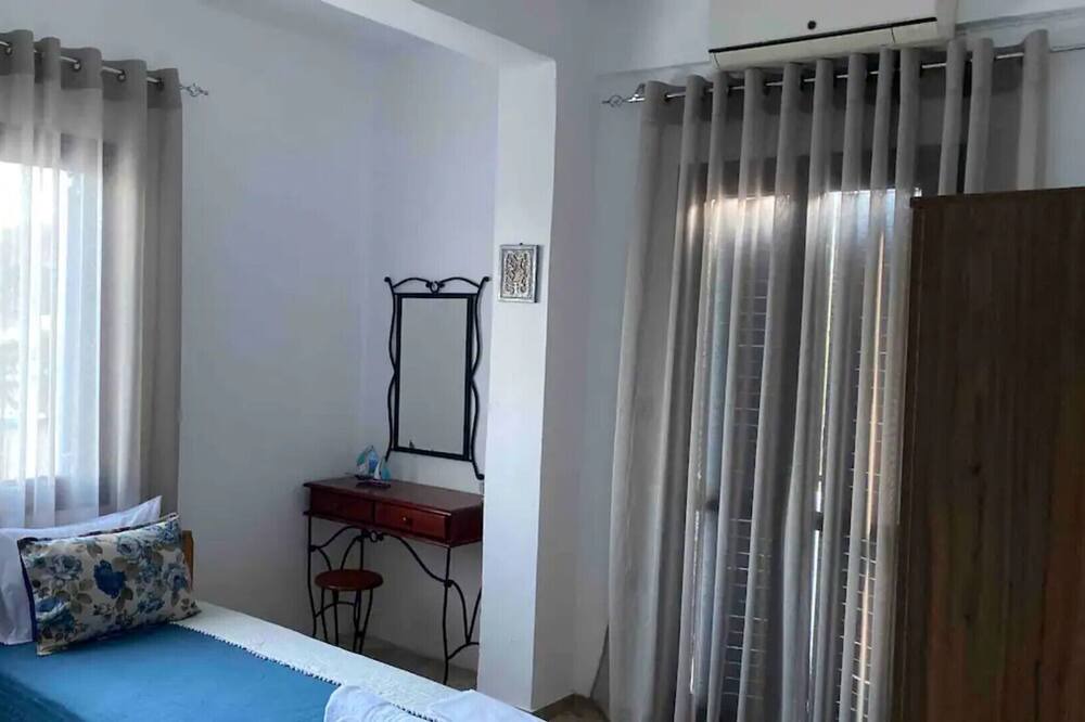 Photo of Bedroom in Kaloi Limenes