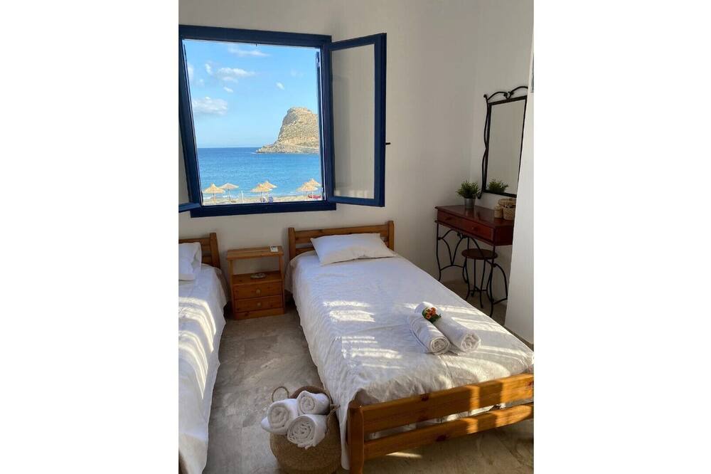 Photo of Bedroom in Kaloi Limenes