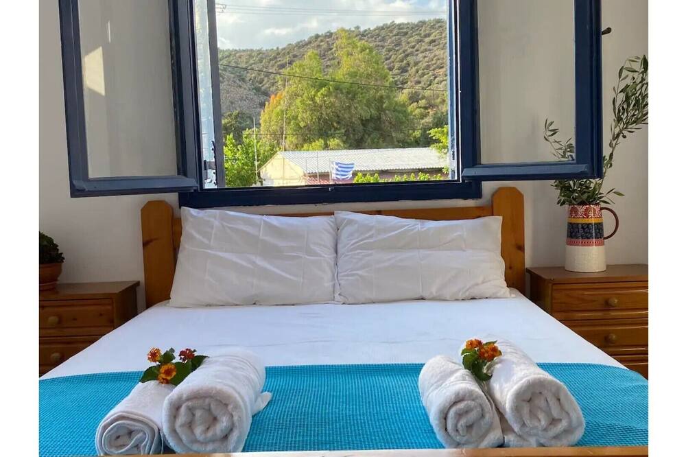 Photo of Bedroom in Kaloi Limenes
