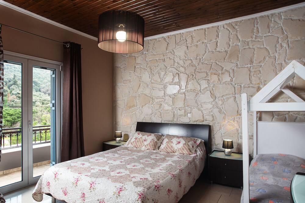 Photo of Bedroom in Vatolakkos